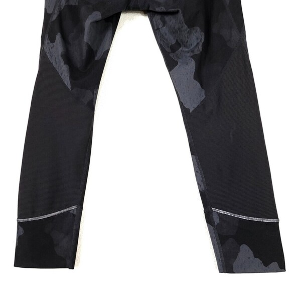 ATHELTA Shadow Camo Relay 2.0 Capri Tight Leggings Black and Grey Womens Small - Picture 7 of 10
